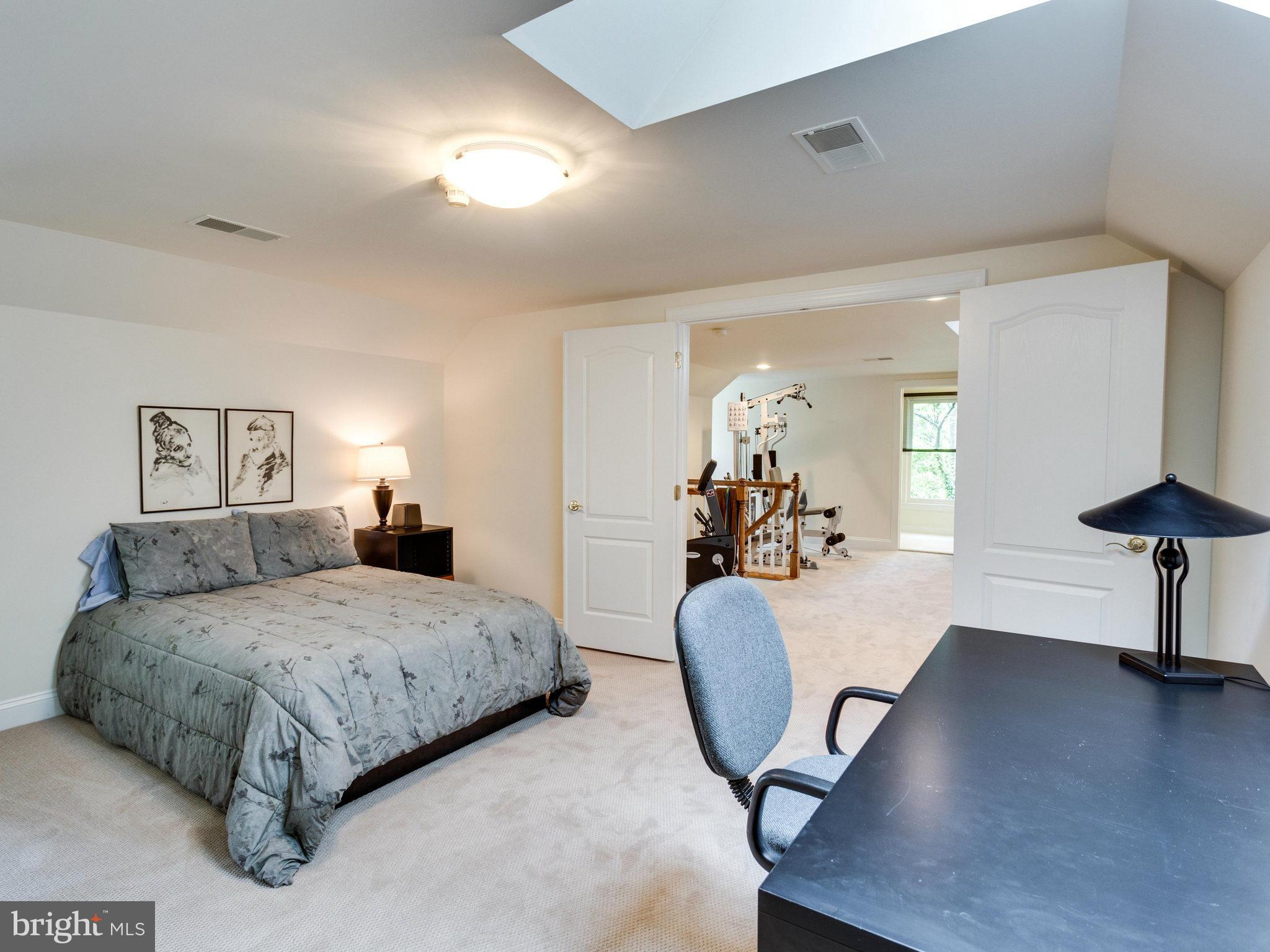 6400 Oak Meadow Way McLean, VA 22101 - Photo 22 of 30 Bedroom 5