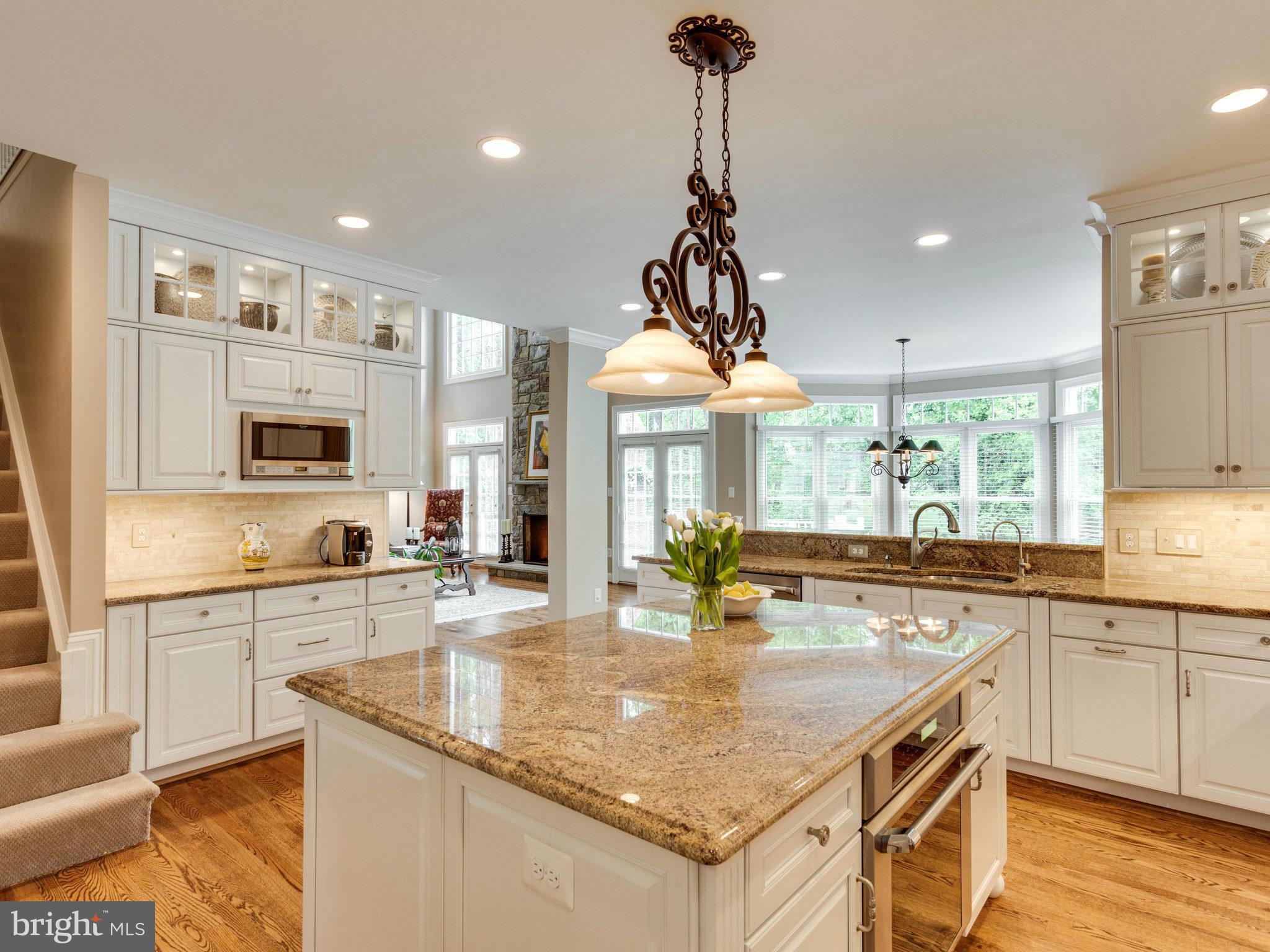 6400 Oak Meadow Way McLean, VA 22101 - Photo 8 of 30 Kitchen