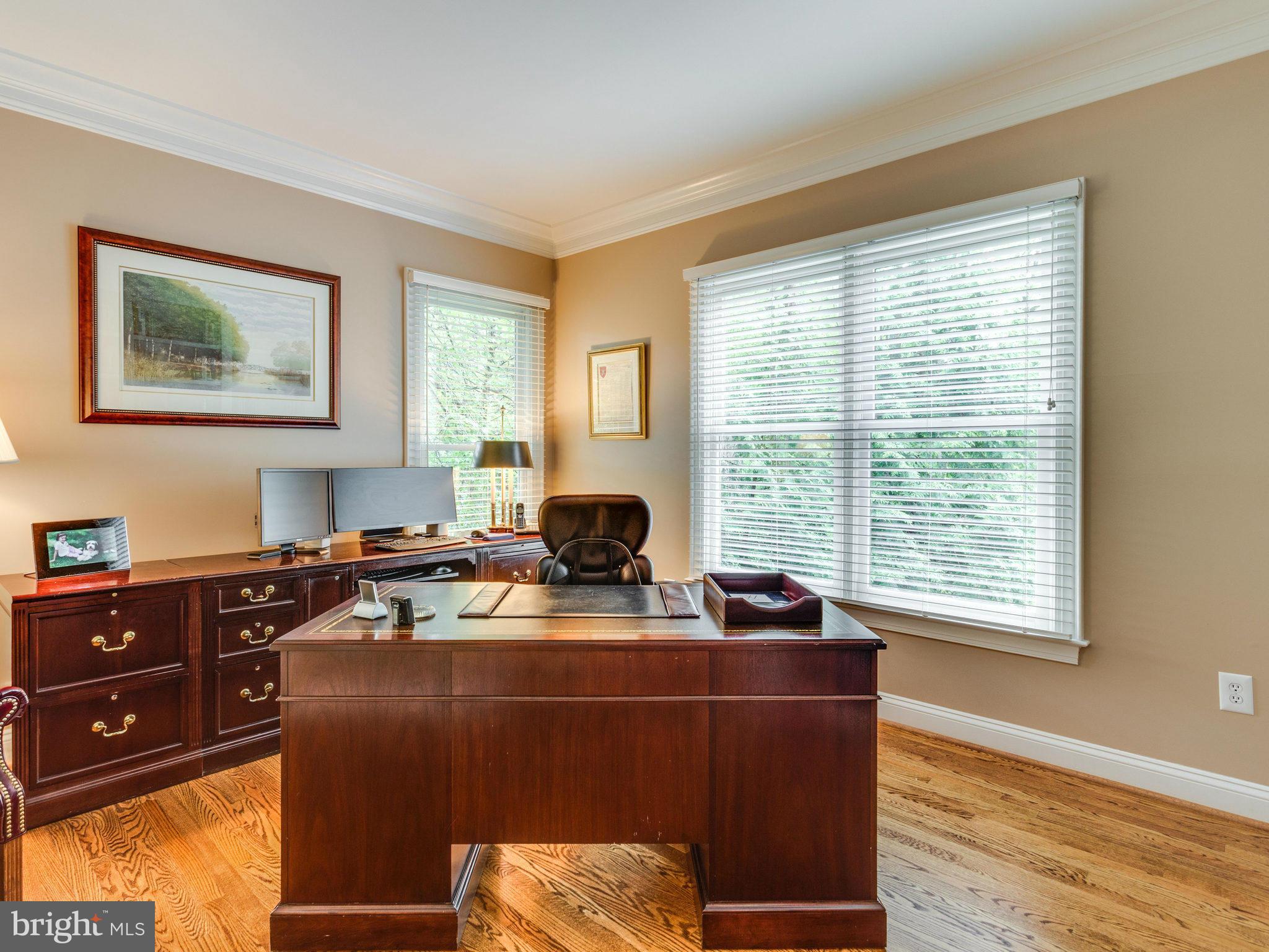 6400 Oak Meadow Way McLean, VA 22101 - Photo 10 of 30 Office/Library