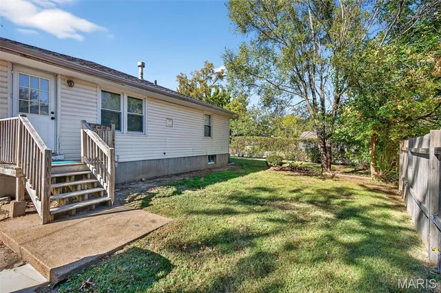 $174,900 | 1110 St Bernadette Lane, Florissant, MO 63031