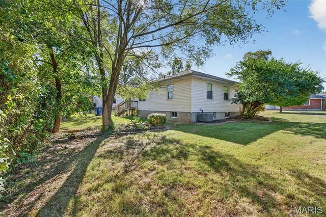 $174,900 | 1110 St Bernadette Lane, Florissant, MO 63031