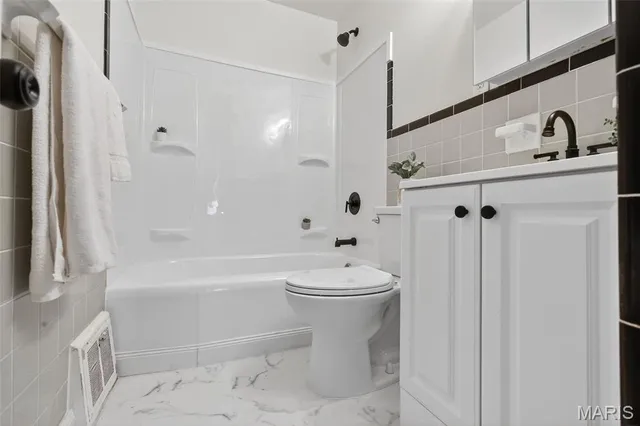 $174,900 | 1110 St Bernadette Lane, Florissant, MO 63031