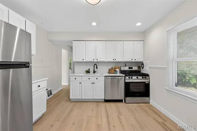 $174,900 | 1110 St Bernadette Lane, Florissant, MO 63031