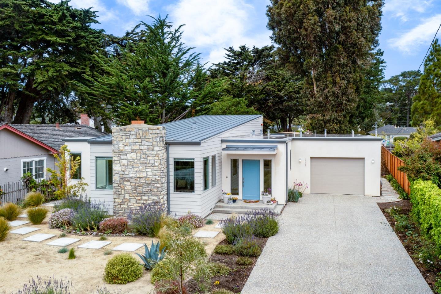 3339 Taylor Road Carmel, CA 93923 - Photo 26 of 27 front view of a house with a yard