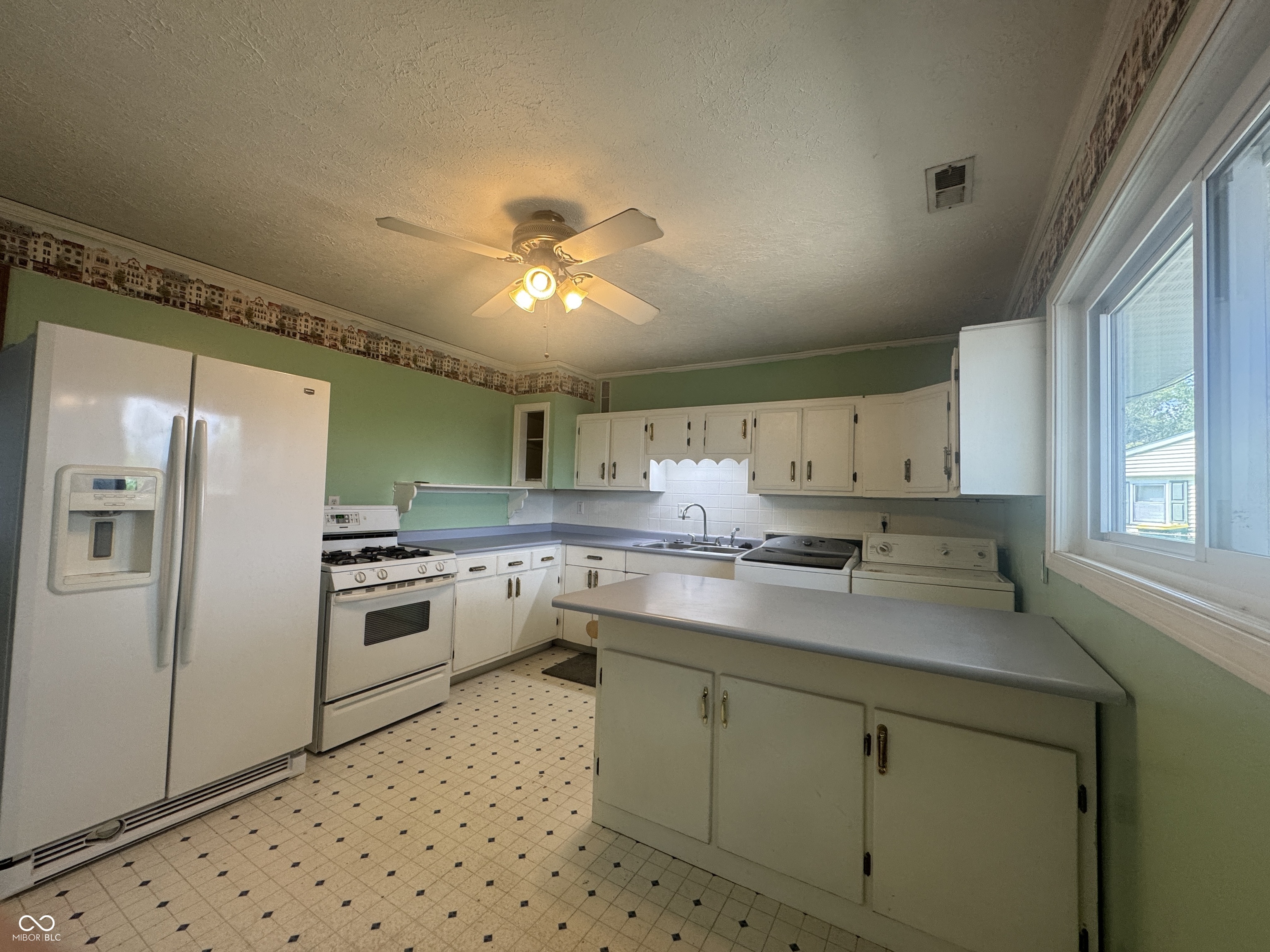 1431 Roberts Road Franklin, IN 46131 - Photo 12 of 43 Gallery Image 12