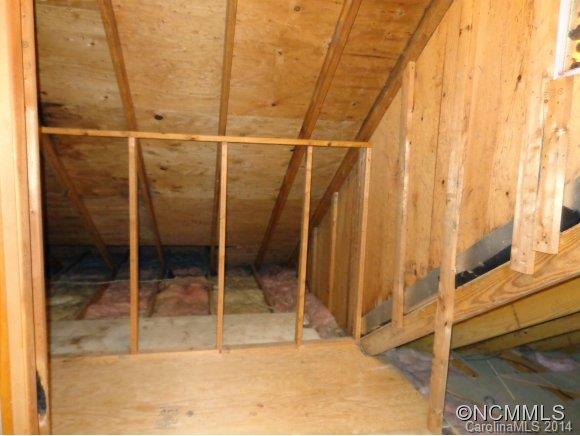 80 Merida Gap Road Canton, NC 28716 - Photo 10 of 18 a bathroom with a shower