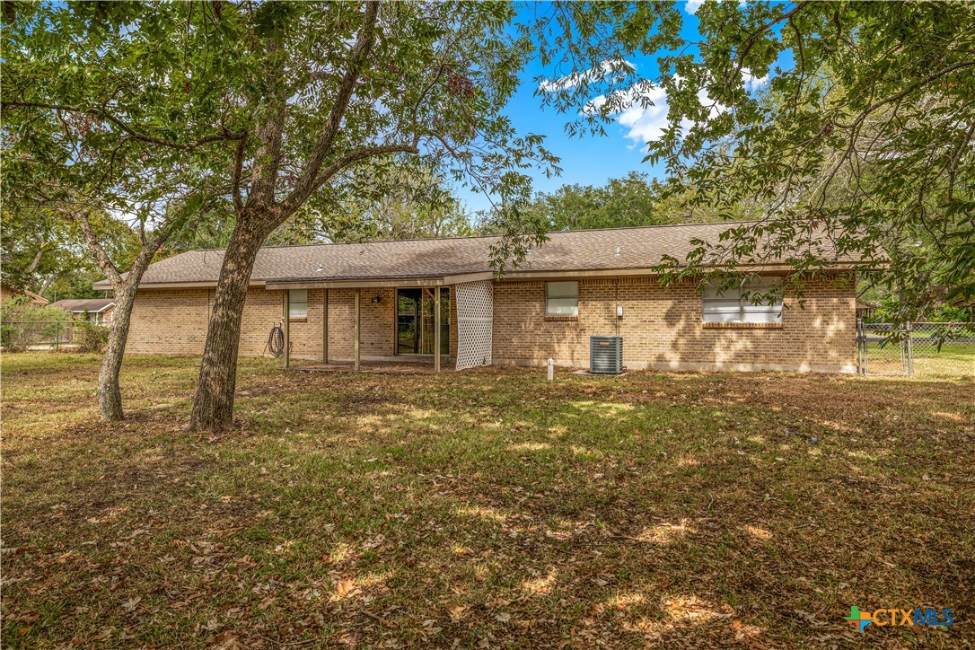 302 Brooks Road Victoria, TX 77904 - Photo 22 of 27 Gallery Image 22