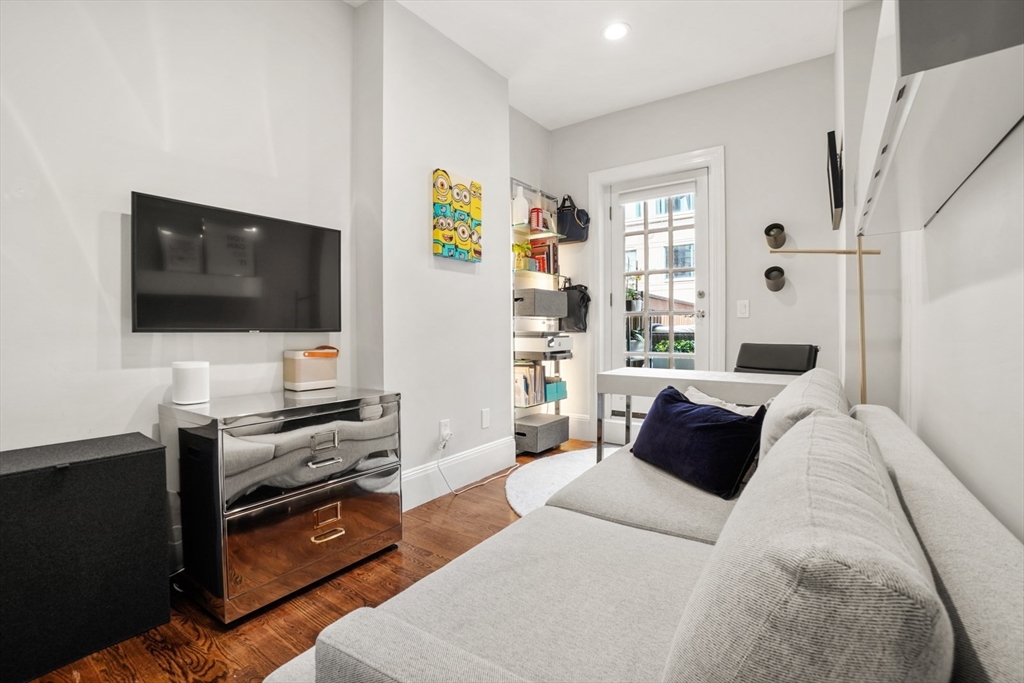 45 St Botolph Street, Unit 203 Boston, MA 02116 - Photo 12 of 17