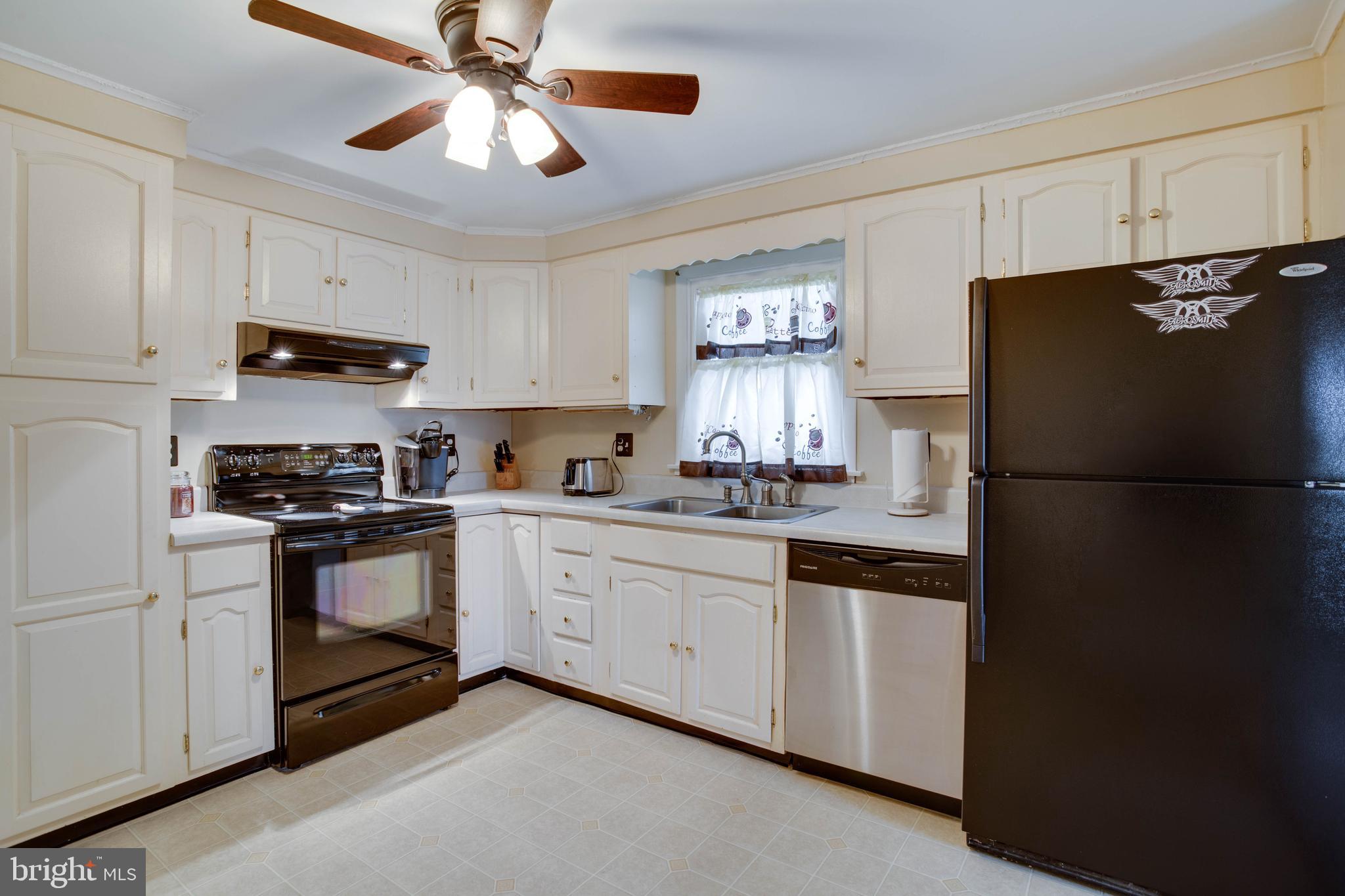 2185 Cove Point Road Lusby, MD 20657 - Photo 5 of 43