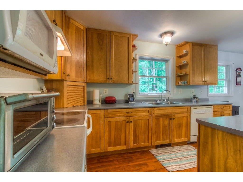 60 Center Road Chichester, NH 03258 - Photo 5 of 36