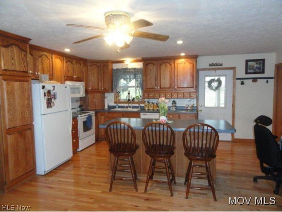 906 Eli Locust Road Washington, WV 26181 - Photo 5 of 23 Open kit custom oak cabinets