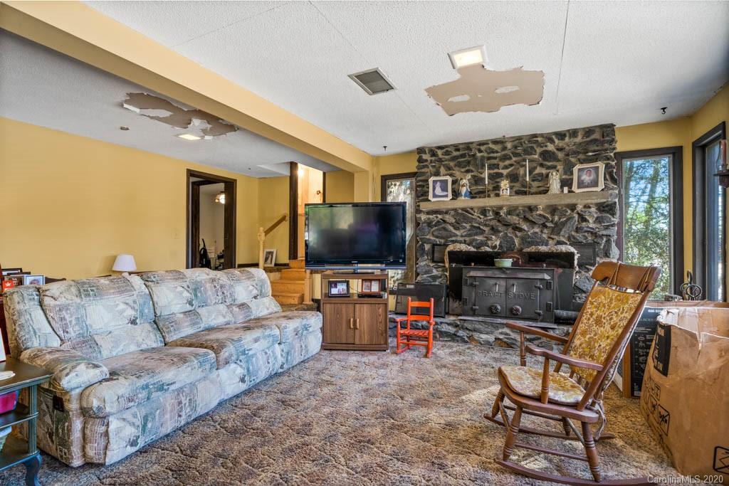 211 Rocky View Road Taylorsville, NC 28681 - Photo 3 of 45 Gallery Image 3