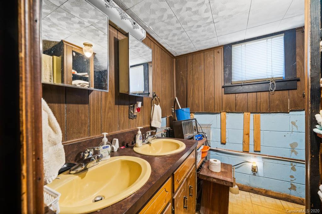 211 Rocky View Road Taylorsville, NC 28681 - Photo 30 of 45 Gallery Image 30