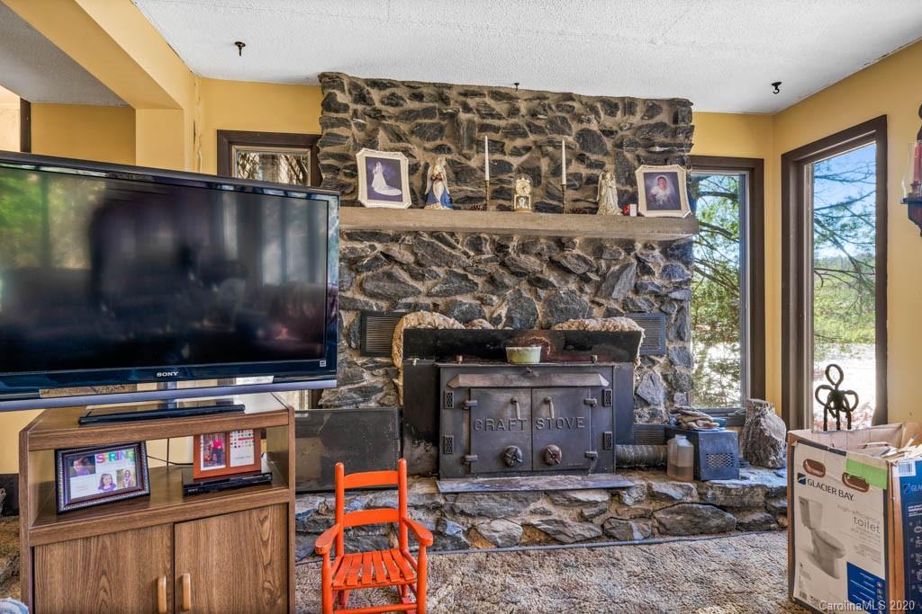 211 Rocky View Road Taylorsville, NC 28681 - Photo 4 of 45 Gallery Image 4
