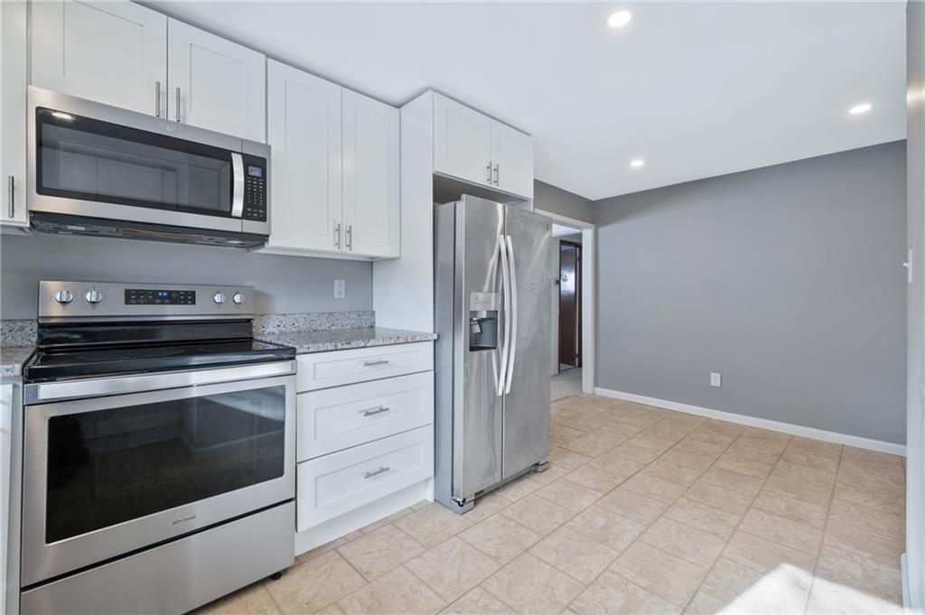185 Foxwood Road Coraopolis, PA 15108 - Photo 11 of 38
