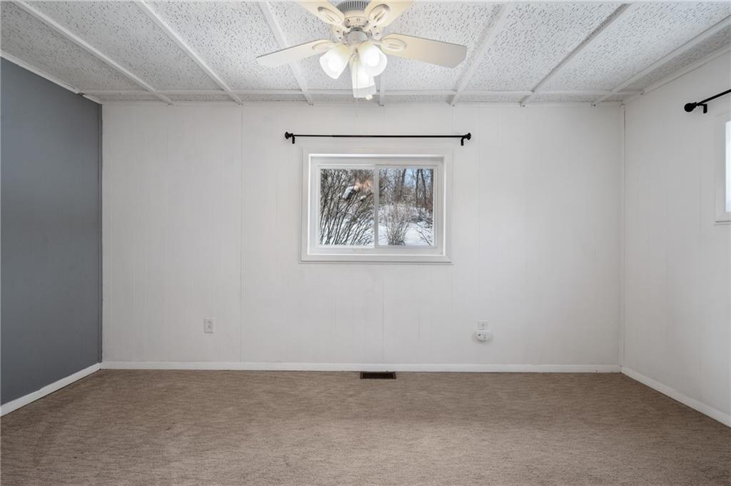 185 Foxwood Road Coraopolis, PA 15108 - Photo 13 of 38