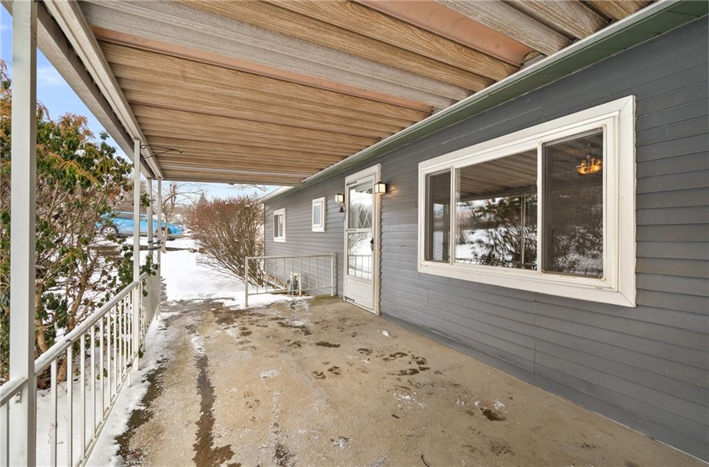 185 Foxwood Road Coraopolis, PA 15108 - Photo 2 of 38