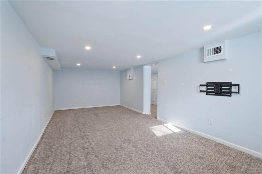 185 Foxwood Road Coraopolis, PA 15108 - Photo 21 of 38