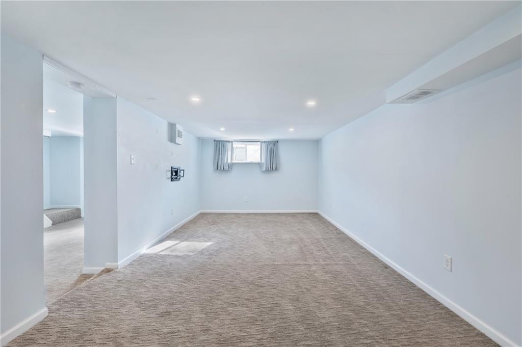 185 Foxwood Road Coraopolis, PA 15108 - Photo 22 of 38
