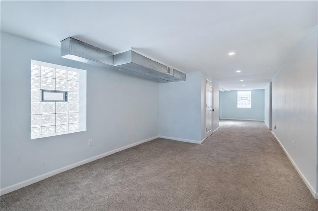 185 Foxwood Road Coraopolis, PA 15108 - Photo 23 of 38
