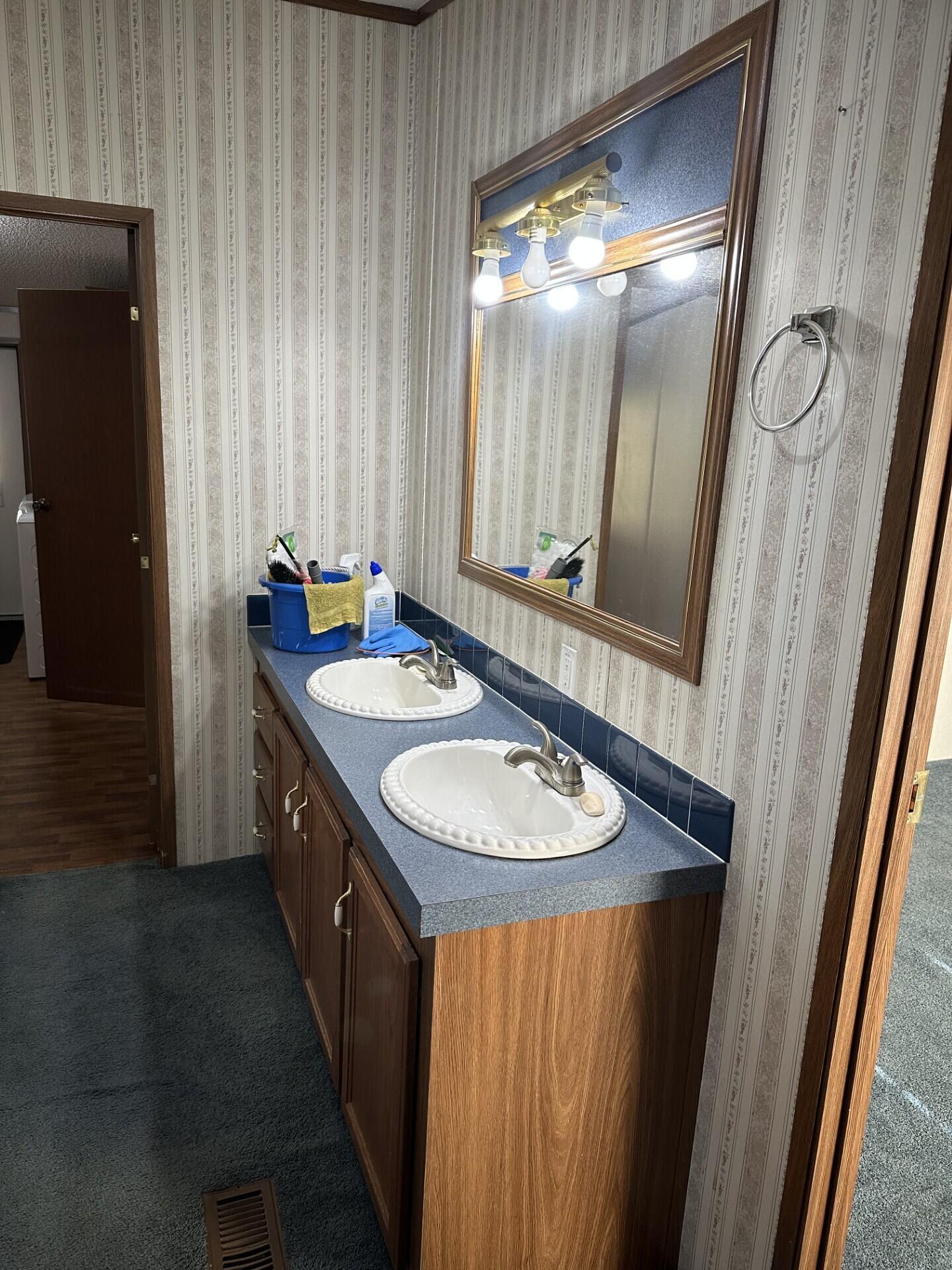 10765 Coshocton Road New Concord, OH 43762 - Photo 15 of 34 Bathroom