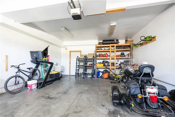 $440,000 | 209 West Meadow Lane, Big Bear City, CA 92314