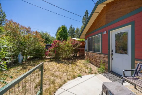 $440,000 | 209 West Meadow Lane, Big Bear City, CA 92314