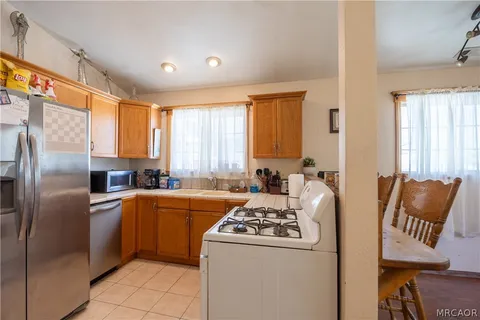 $440,000 | 209 West Meadow Lane, Big Bear City, CA 92314