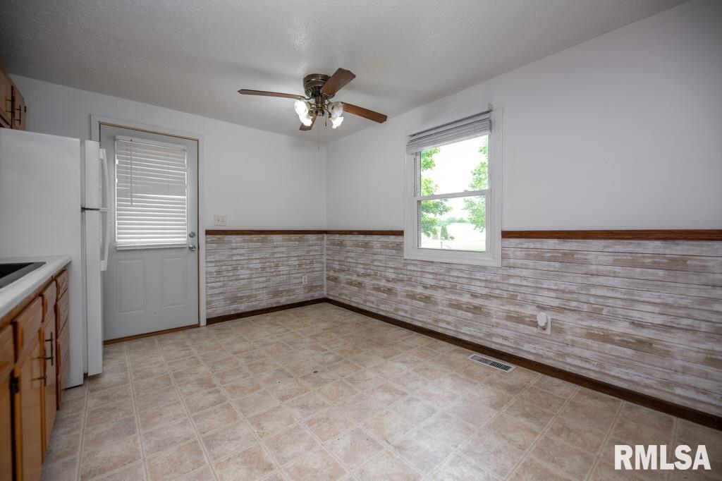 2003 Chicory Road Pekin, IL 61554 - Photo 10 of 35 Gallery Image 10