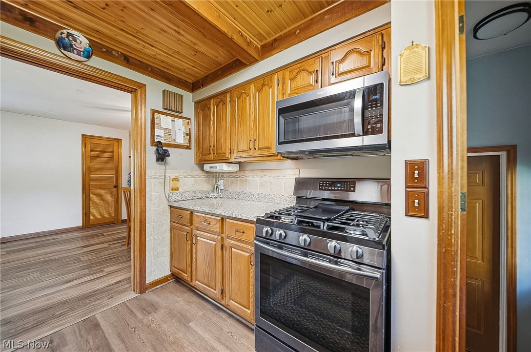 10129 East River Road Elyria, OH 44035 - Photo 9 of 35