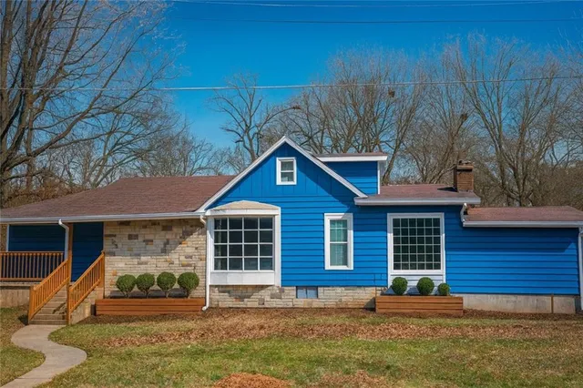 $375,000 | 320 North Fairview Avenue, Liberty, MO 64068