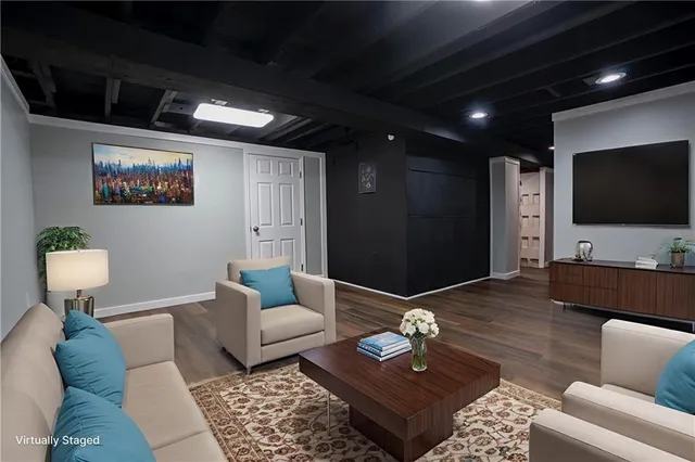 $364,999 | 320 North Fairview Avenue, Liberty, MO 64068