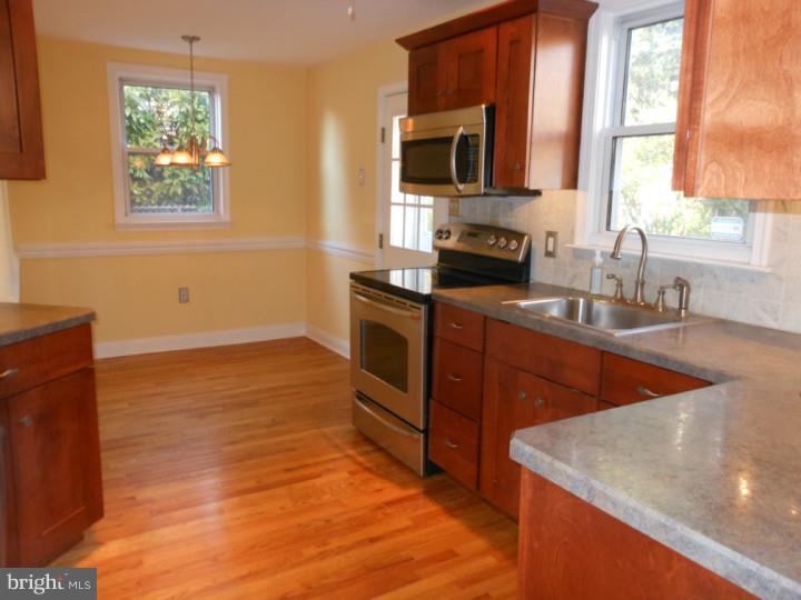 153 Flintlock Road Drexel Hill, PA 19026 - Photo 5 of 13 Kitchen