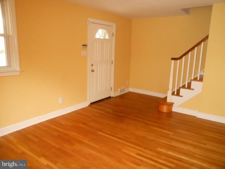153 Flintlock Road Drexel Hill, PA 19026 - Photo 7 of 13 Living Room