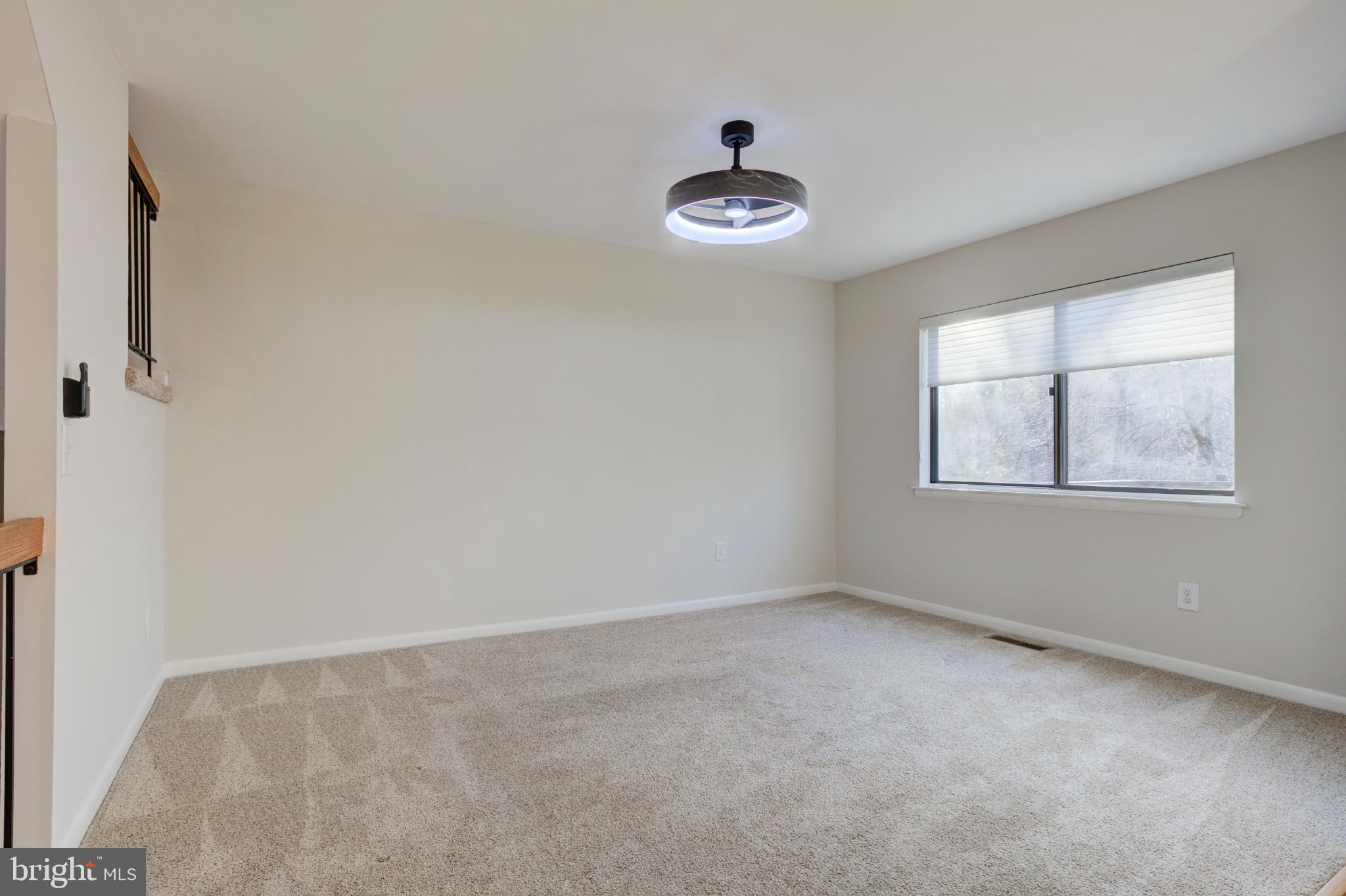 11908 Barrel Cooper Court Reston, VA 20191 - Photo 14 of 40 Bright and airy space ready for your touch.