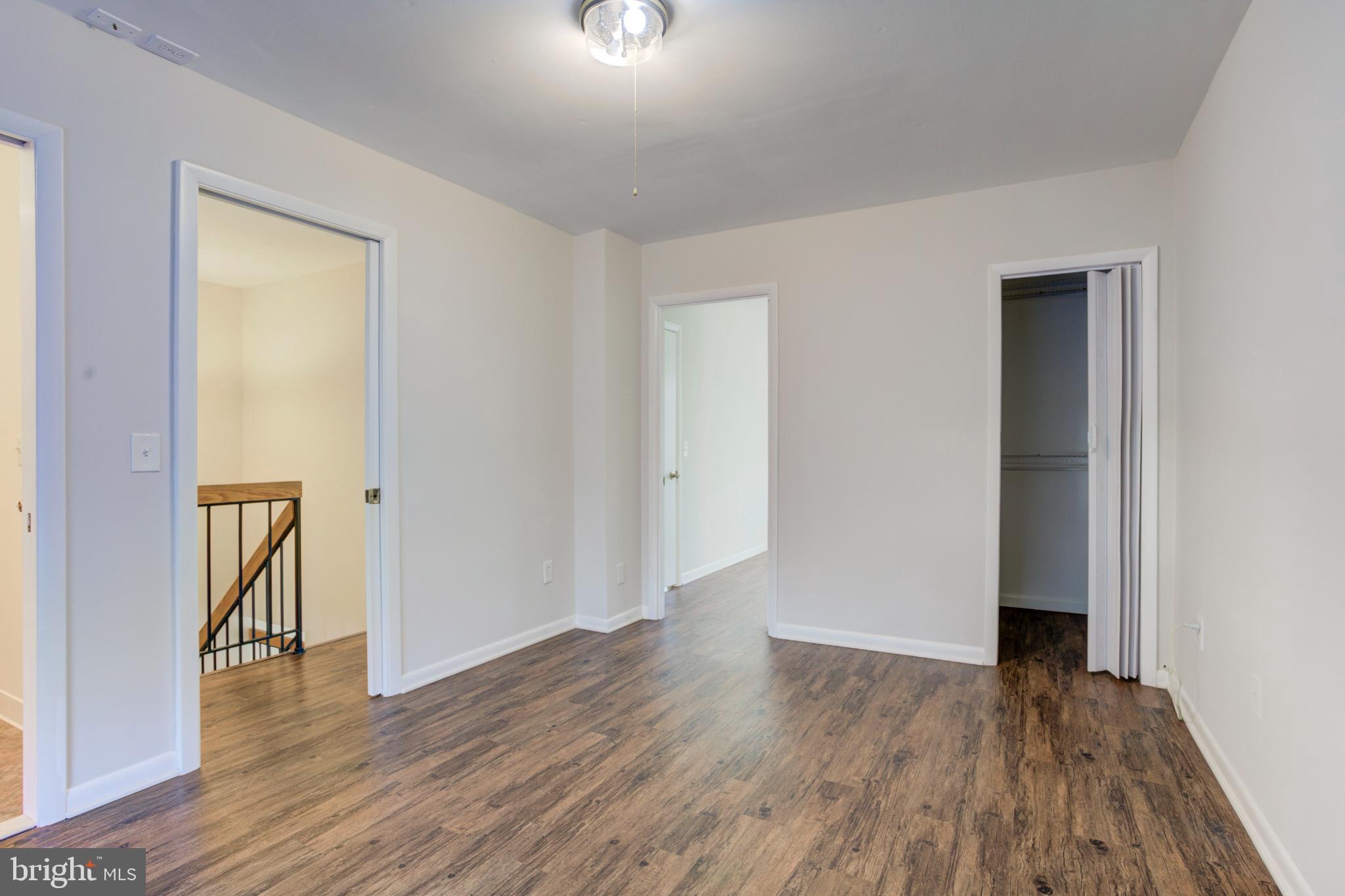 11908 Barrel Cooper Court Reston, VA 20191 - Photo 26 of 40 Spacious, light-filled entryway awaits you.