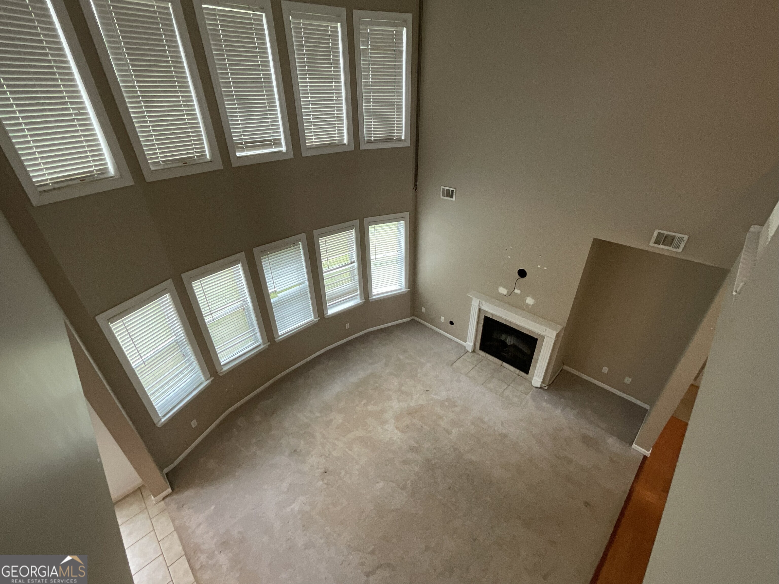 302 Brampton Way Perry, GA 31069 - Photo 35 of 39 a view of an empty room with a window