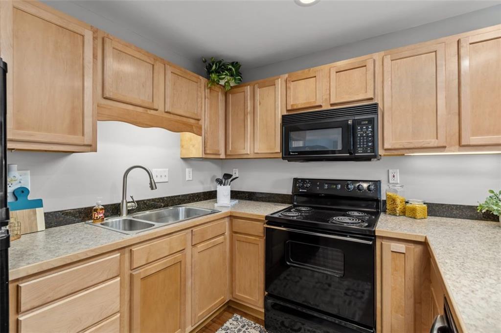 331 Old Ewing Road Carnegie, PA 15106 - Photo 12 of 24 Gallery Image 12