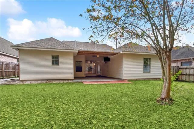 $2,300 | 397 Brown Thrasher Loop North, Madisonville, LA 70447