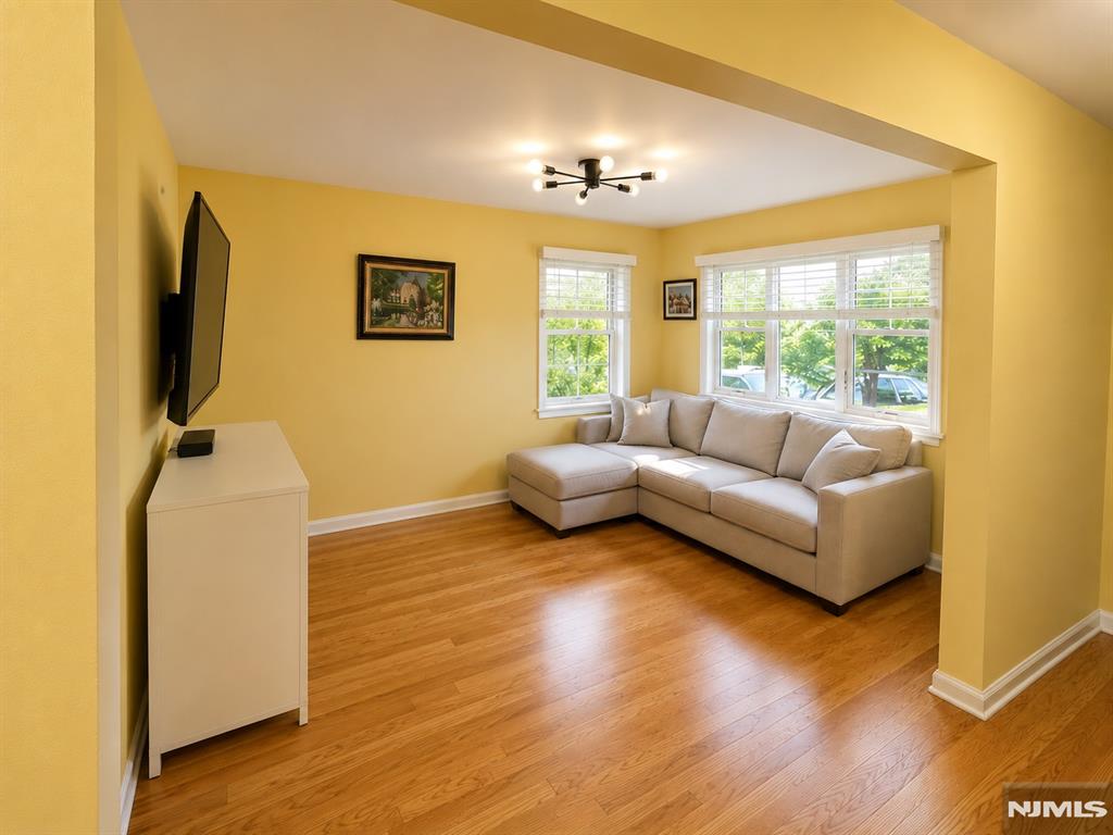 50 Highgate Terrace Bergenfield, NJ 07621 - Photo 5 of 12
