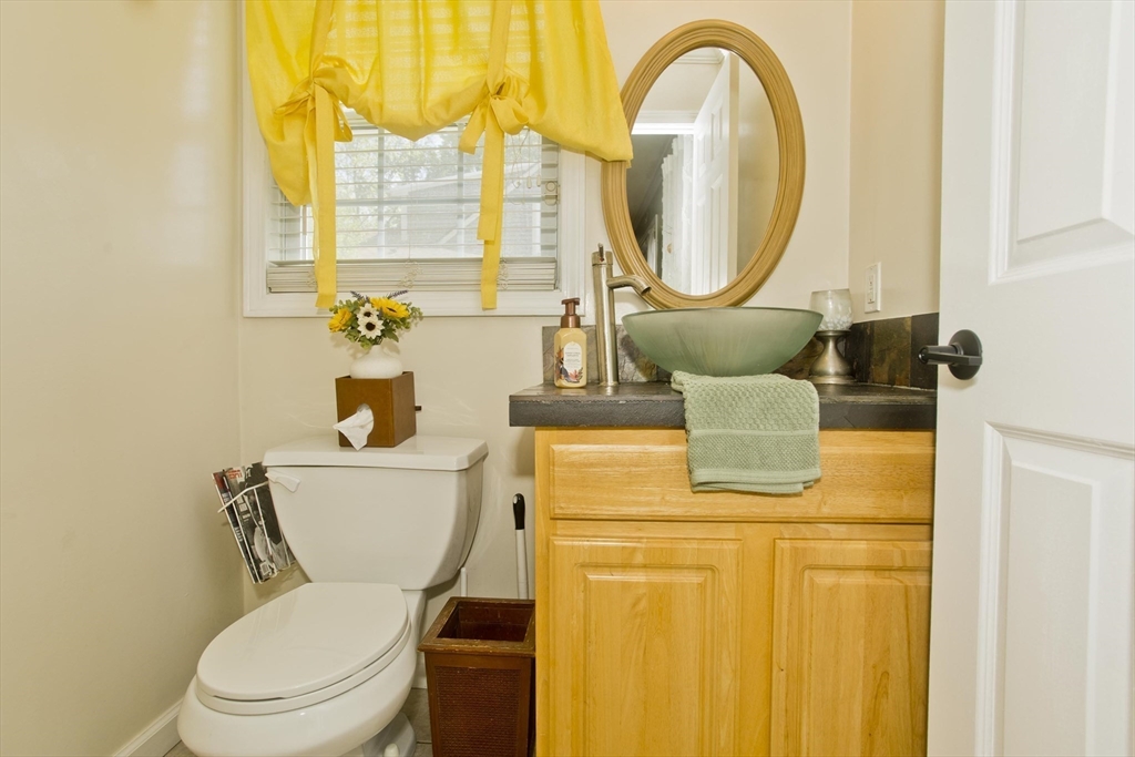 679 Parker Street Springfield, MA 01129 - Photo 8 of 41