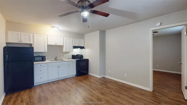 $725 | 500 Foch Street, Unit 10, Bryan, TX 77801