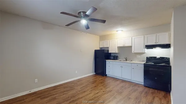 $725 | 500 Foch Street, Unit 10, Bryan, TX 77801