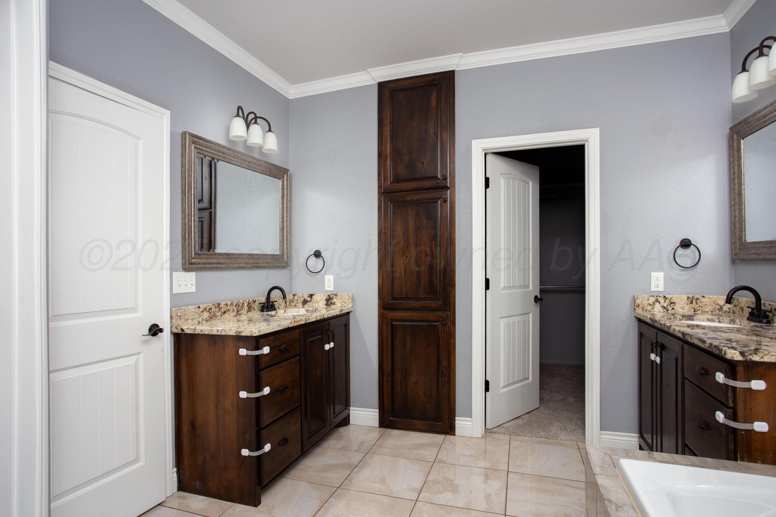 18401 Quail Crossing Road Amarillo, TX 79124 - Photo 23 of 37 Primary Bathroom