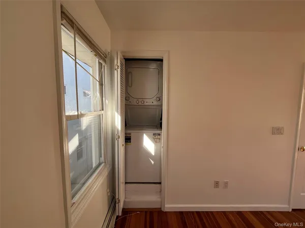 $3,300 | 72 Georgia Avenue, Unit MAIN, Long Beach, NY 11561