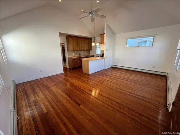 $3,300 | 72 Georgia Avenue, Unit MAIN, Long Beach, NY 11561