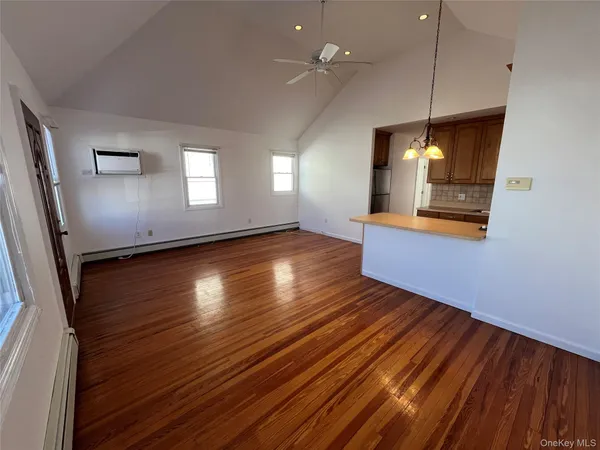 $3,300 | 72 Georgia Avenue, Unit MAIN, Long Beach, NY 11561