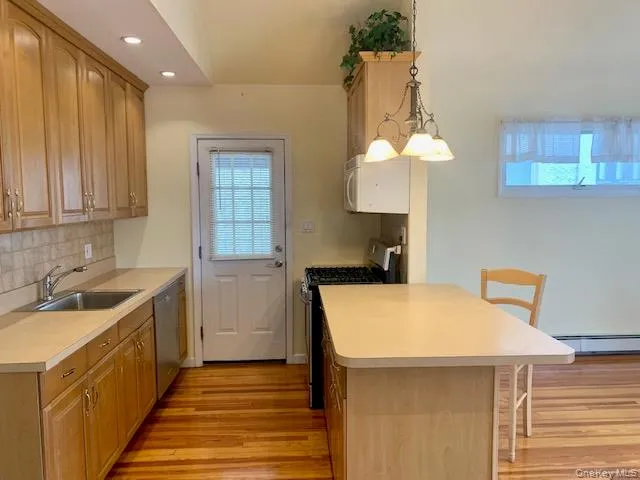 $3,500 | 72 Georgia Avenue, Unit MAIN, Long Beach, NY 11561