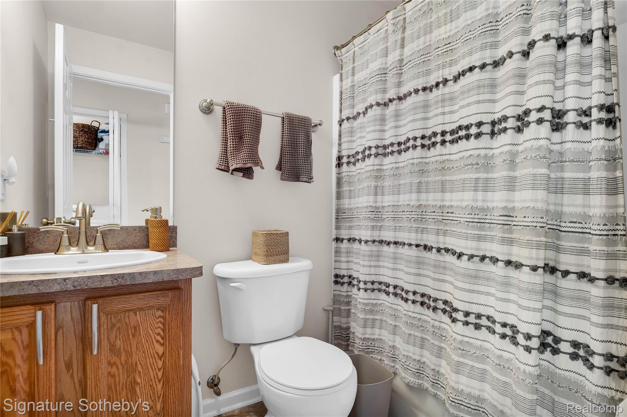 390 Hilton Road Ferndale, MI 48220 - Photo 11 of 23 12-390 Hilton Rd-12.jpg
