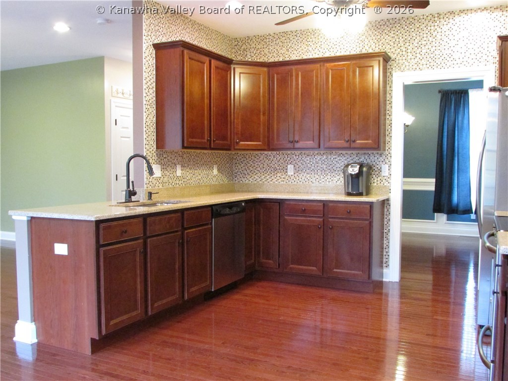 915 Suncrest Road Charleston, WV 25303 - Photo 4 of 27 Gallery Image 4